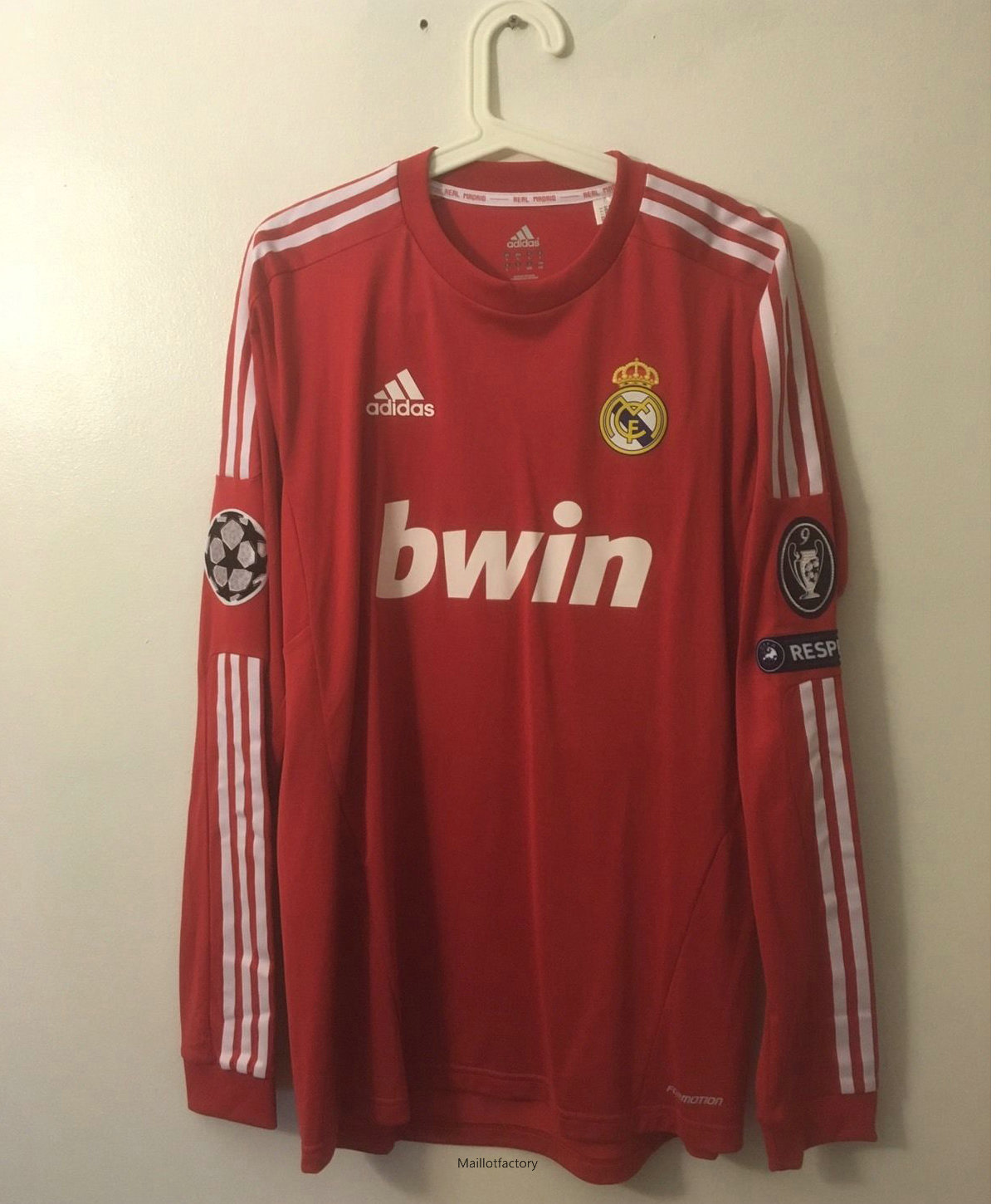 Achetez Retro Maillot du Real Madrid 2011-12 Manche Longue Third Rouge